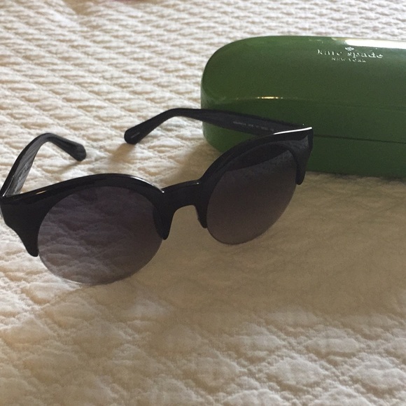 kate spade Accessories - NWOT Kate Spade sunglasses